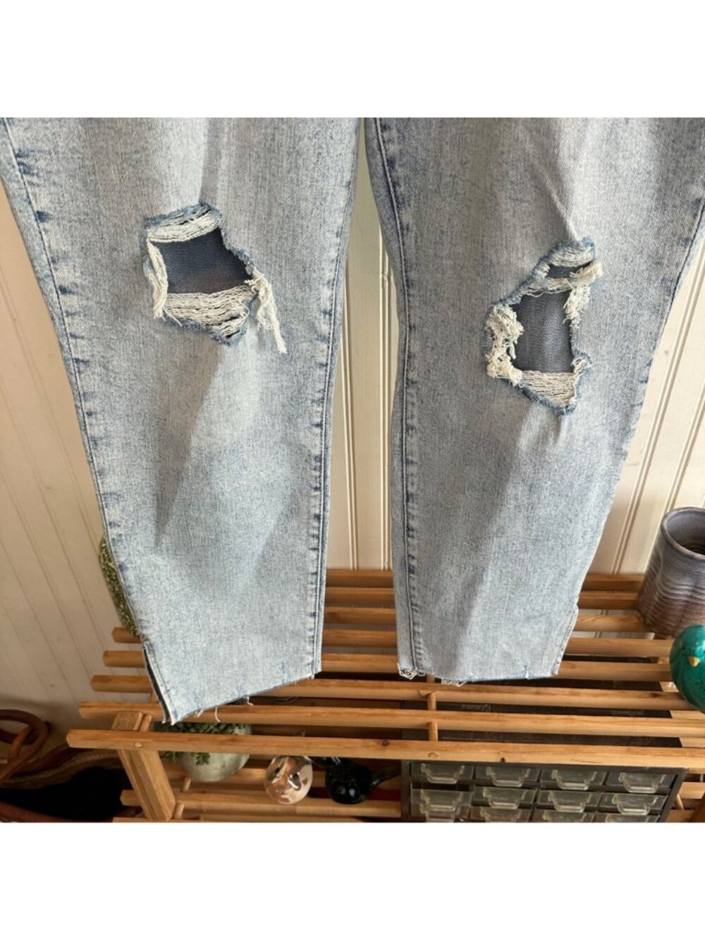 Old Navy High-Rise O.G. Straight Ankle Distressed Light Wash Jeans Size 16 - Picture 8 of 9